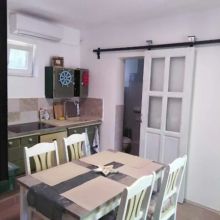 Dalmat Kucko Apartmanhaz Lägenhet *