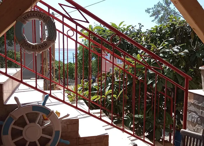 דירה Dalmat Kucko Apartmanhaz *
