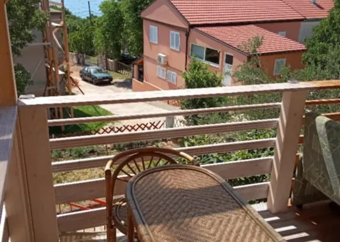Dalmat Kucko Apartmanhaz דירה Šibuljina