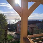 Dalmat Kucko Apartmanhaz アパート *