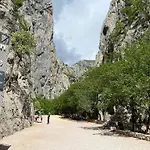Dalmat Kucko Apartmanhaz * Šibuljina