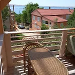 Dalmat Kucko Apartmanhaz アパート Šibuljina