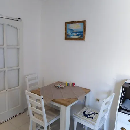 Dalmat Kucko Apartmanhaz 아파트 *
