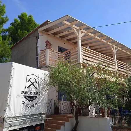 Dalmat Kucko Apartmanhaz