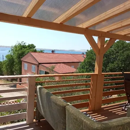 Dalmat Kucko Apartmanhaz *